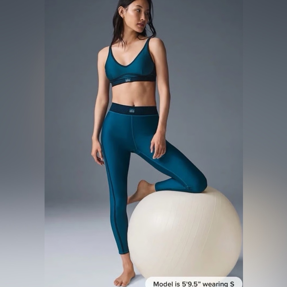 Alo Airlift High Waist Line Up Legging in Eclipse Blue
